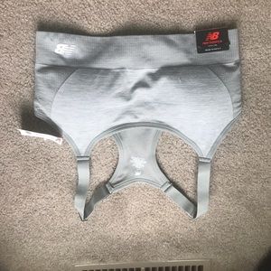 NWT new balance sports bra
